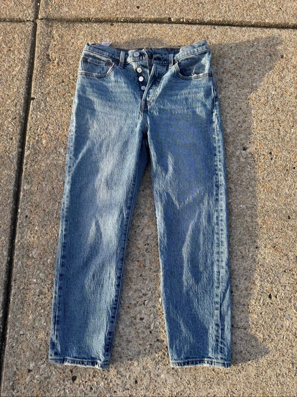 Levi’s 501 Women’s Jeans W28 L26 High Rise Straight Leg Button Fly Light Wash
